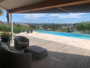 Maison villa contemporaine vue mer à Hyères var